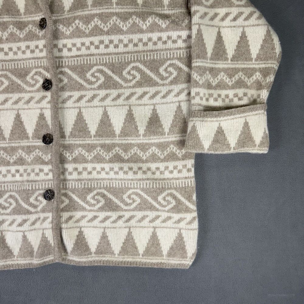Women's Beige Patterned Cardigan - Picture 4 of 9